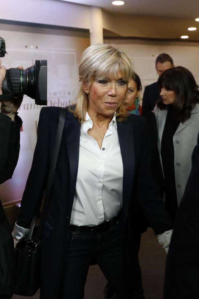 Brigitte Trogneux con blazer nero