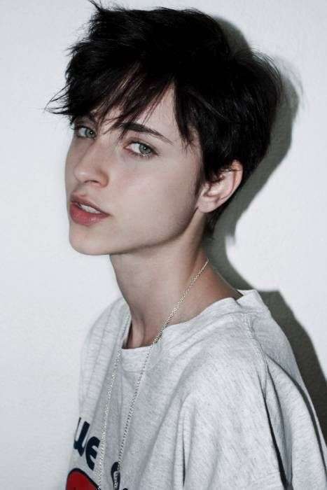 Pixie cut con frangia