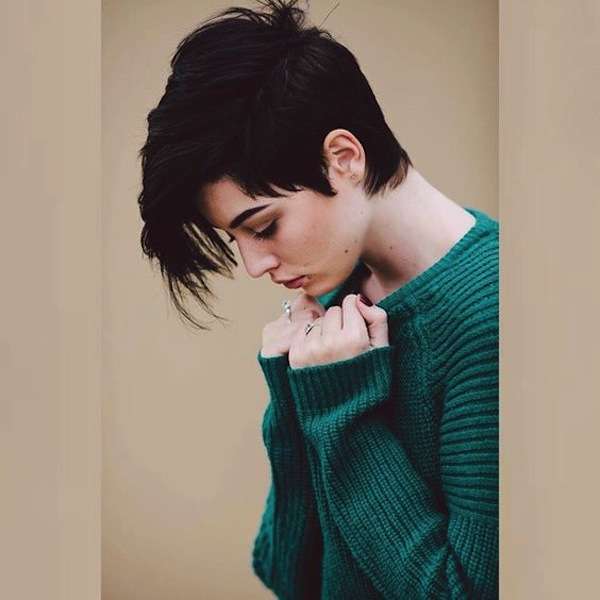 Pixie cut con maxi ciuffo