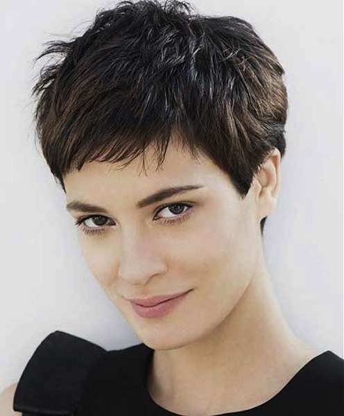 Pixie cut spettinato