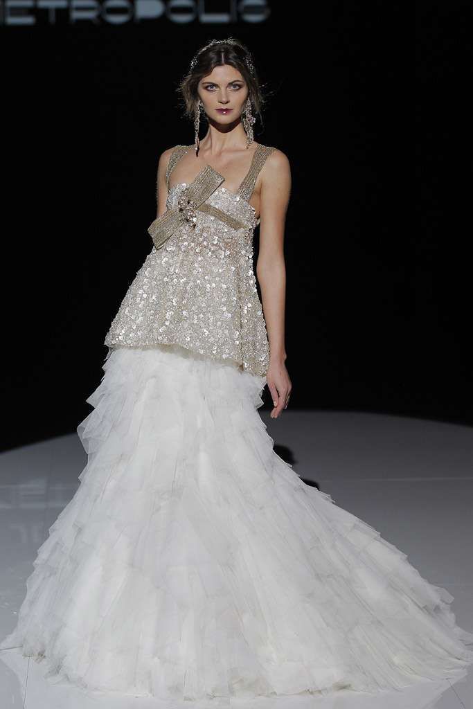 Vestito da sposa con strascico