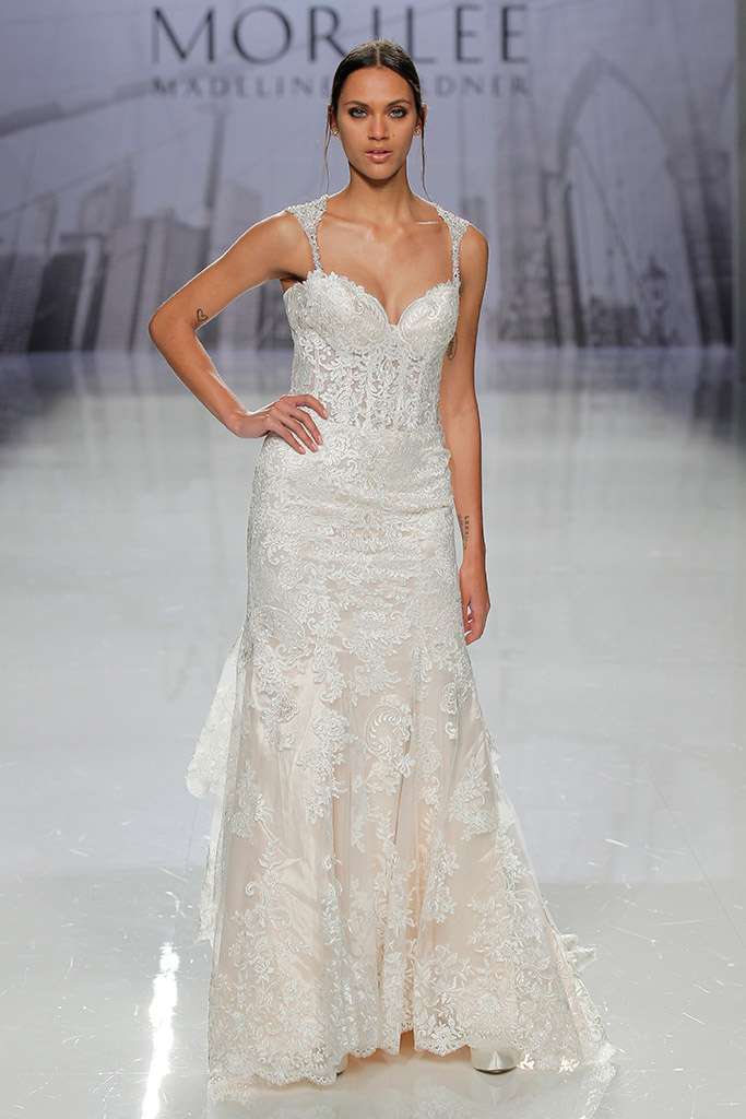 Vestito da sposa in pizzo champagne