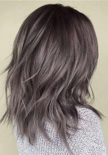 Capelli medi con tecnica Ash Brown Hair