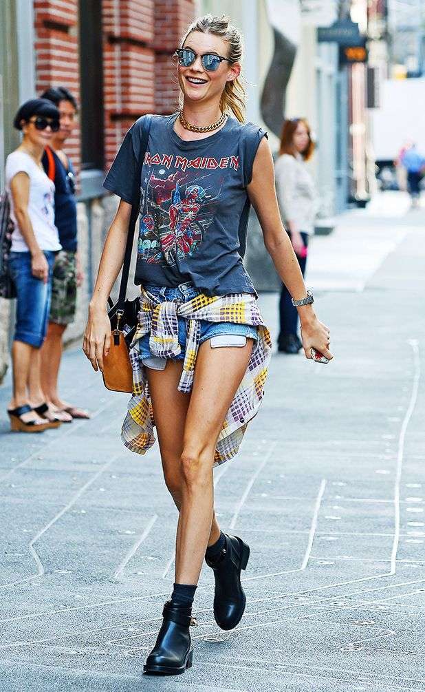 Look con shorts per un concerto