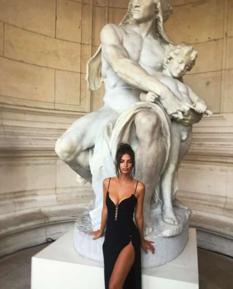 La Ratajkowski alla Vogue Paris fashion week