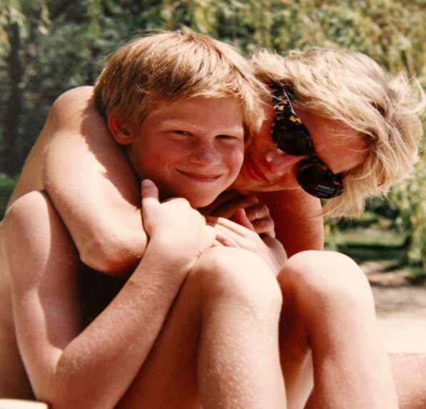 Lady Diana con il figlio Harry