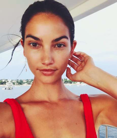 Lily Aldridge senza trucco