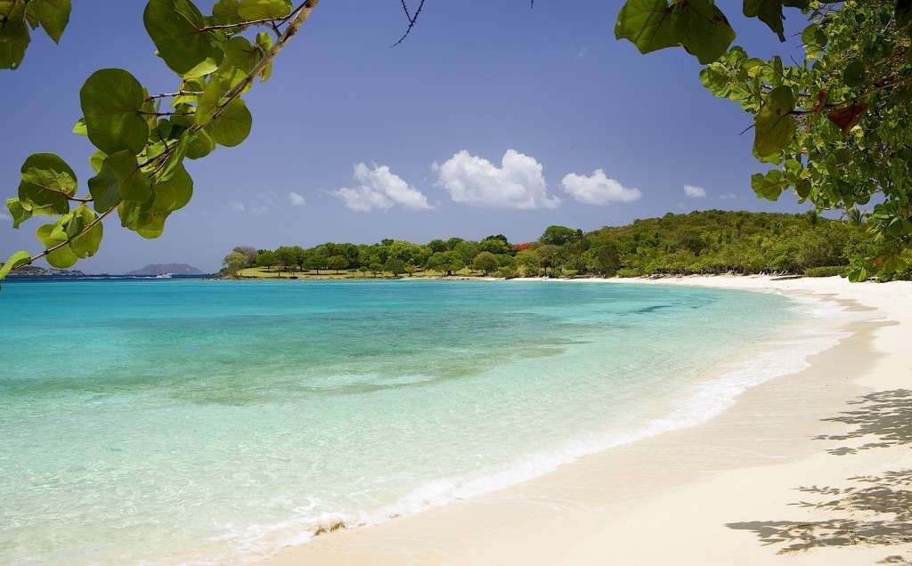 Spiaggia privata di Caneel Bay nelle Isole Vergini