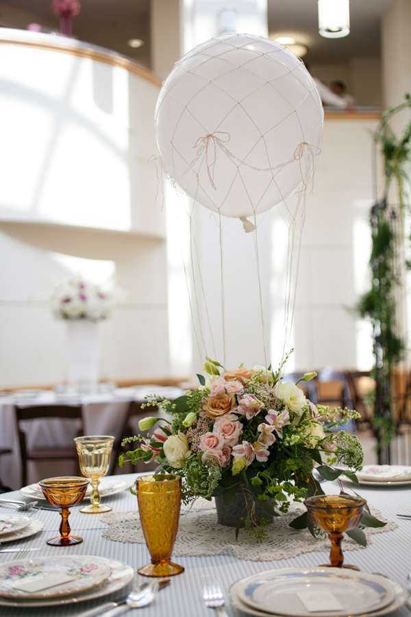 Centrotavola con palloncino bianco a mongolfiera