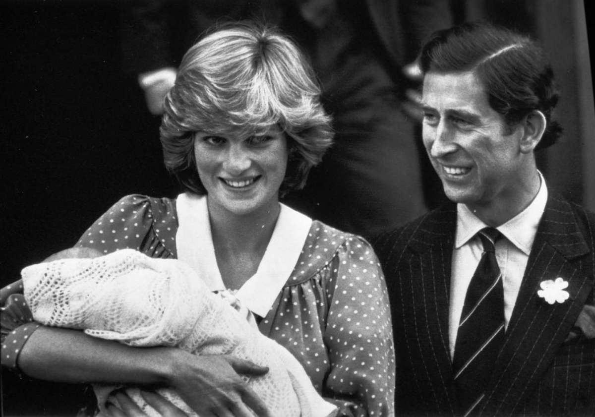 Il futuro della Corona inglese tra le braccia di Diana Spencer