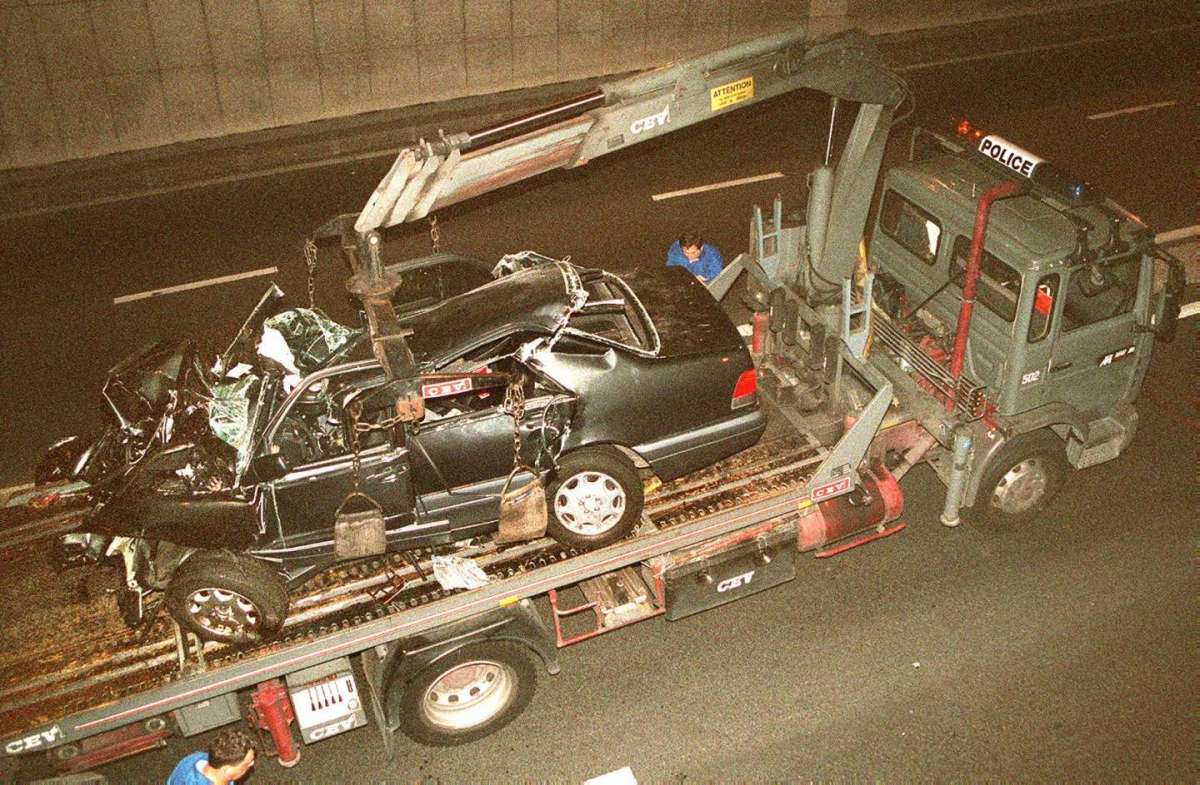 L'auto su cui è morta Lady Diana nel tunnel a Parigi