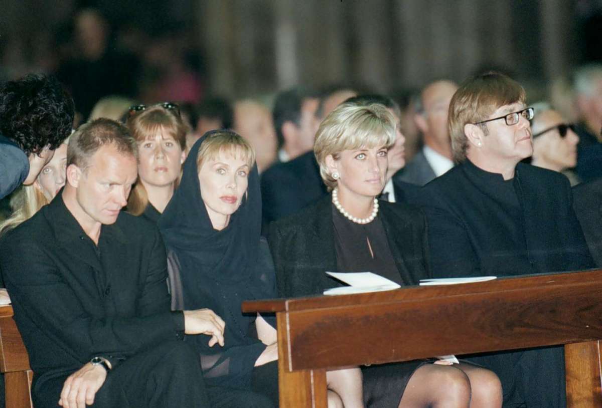 Lady D al funerale di Gianni Versace