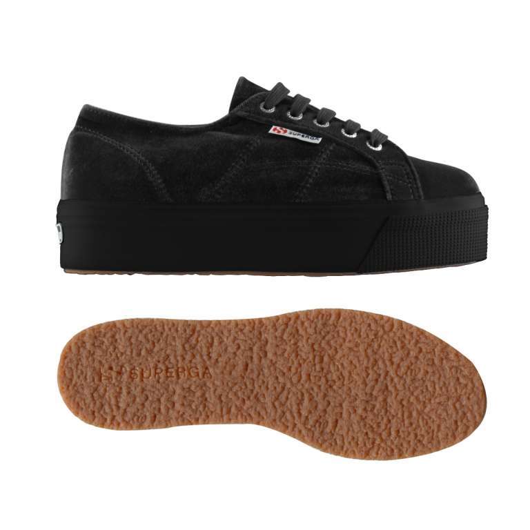 Scarpe nere Superga