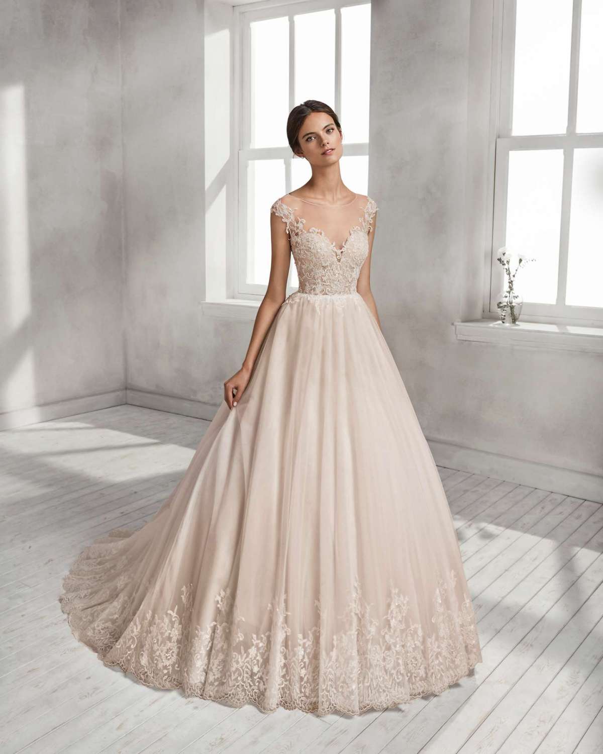 Abito da sposa rosa Luna Novias