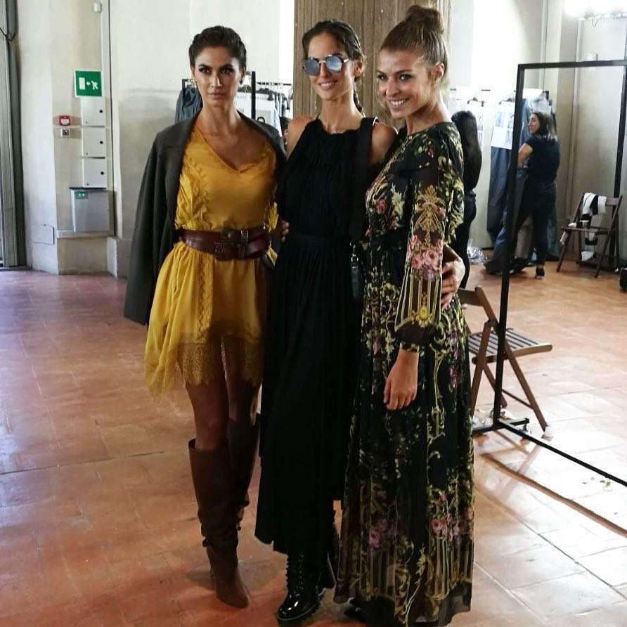 Melissa Satta, Izabel Goulart e Cristina Chiabotto da Alberta Ferretti