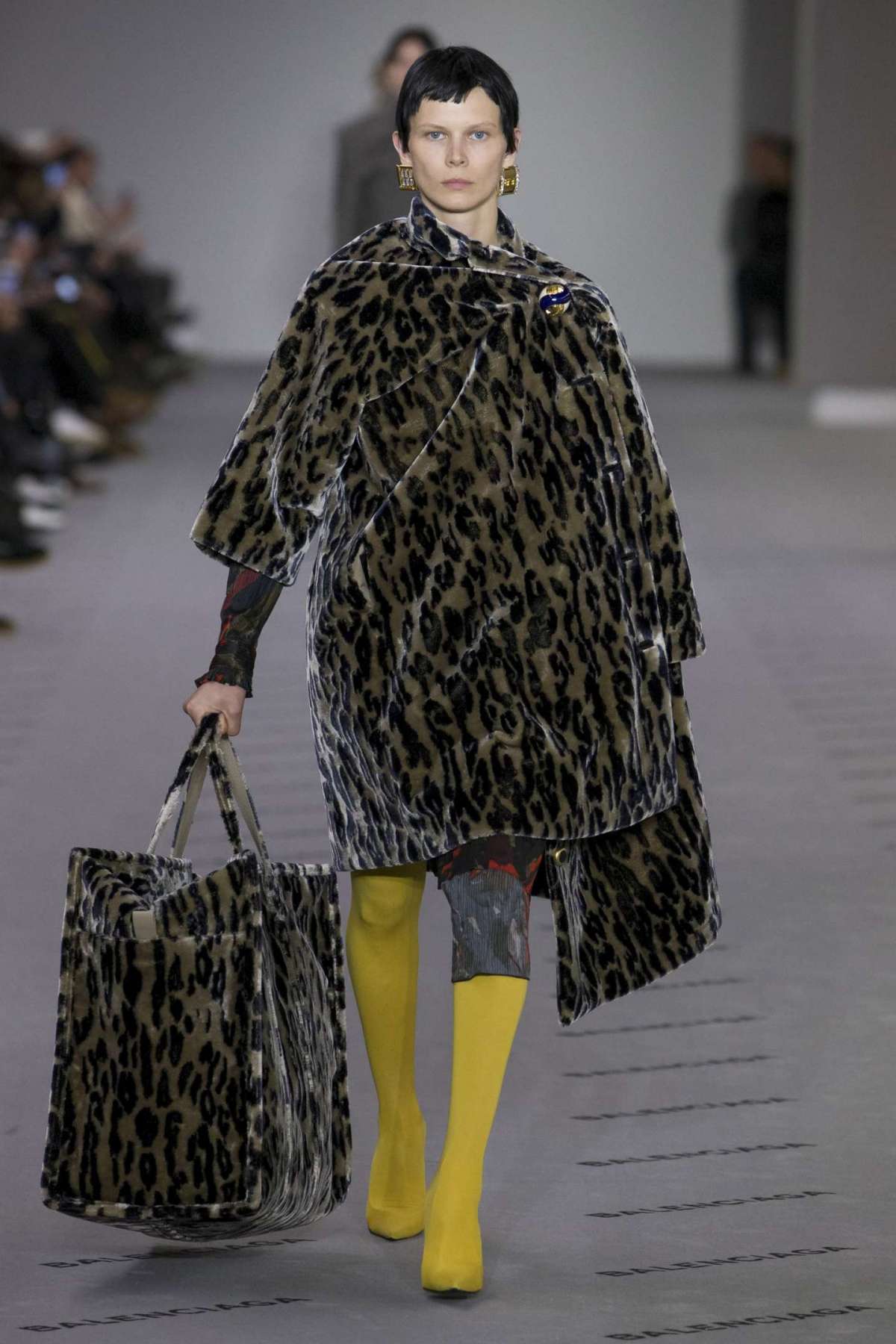 Pelliccia animalier Balenciaga