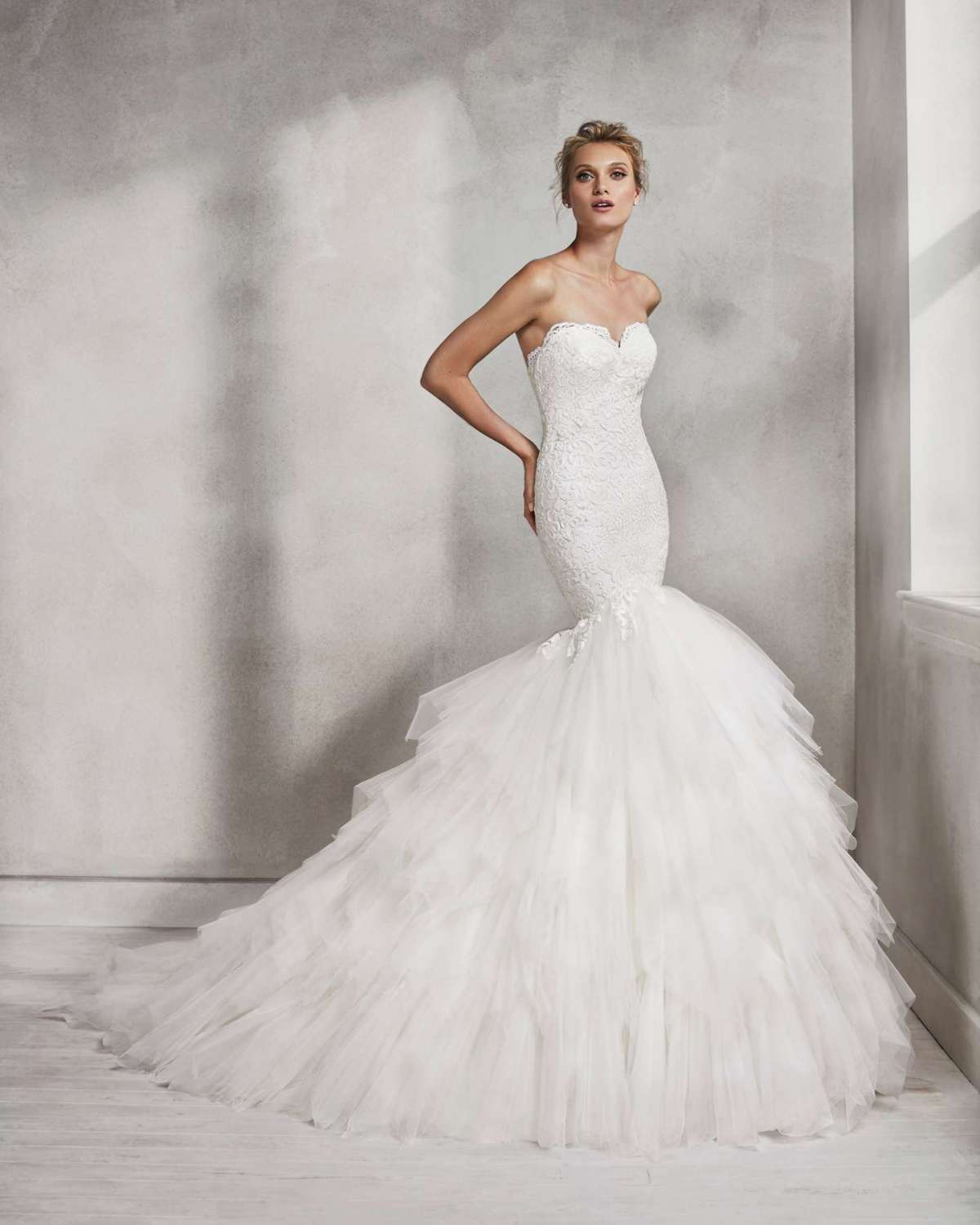 Abito a sirena con coda in tulle Luna Novias