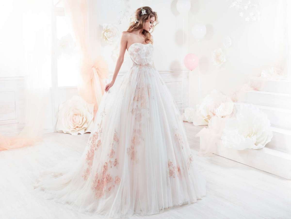 Abito da sposa a fiori rosa Colet