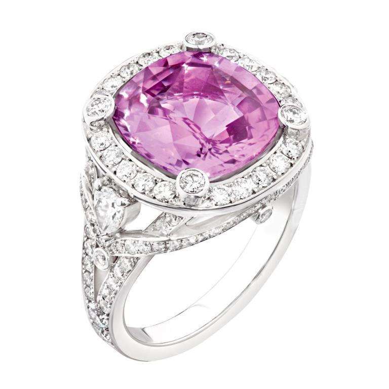 Anello di fidanzamento con zaffiro e diamanti Fabergé