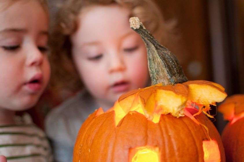 Idee per far divertire i bambini piccoli in occasione di Halloween