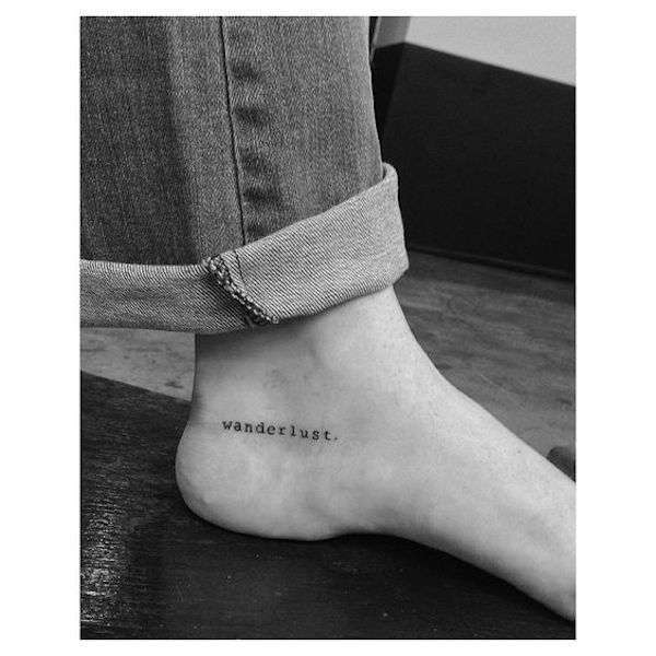 Tattoo Wanderlust sul piede