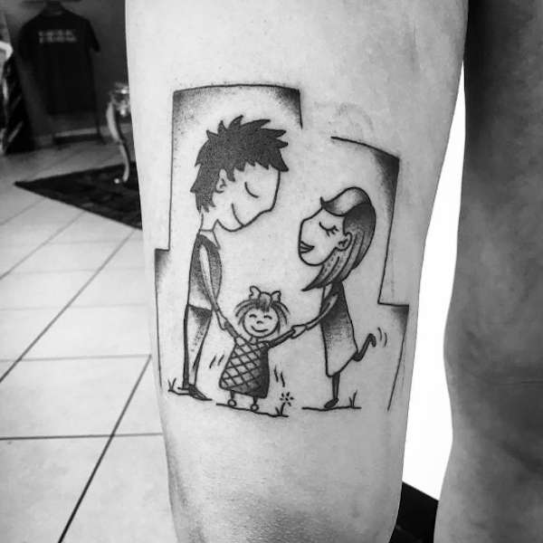 Tatuaggio con famiglia stilizzata