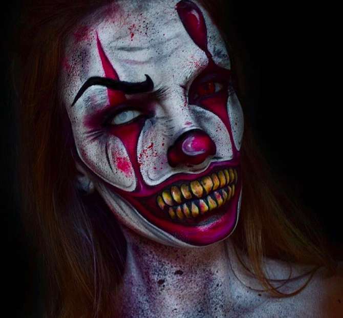 Trucco Pennywise con macchie di sangue