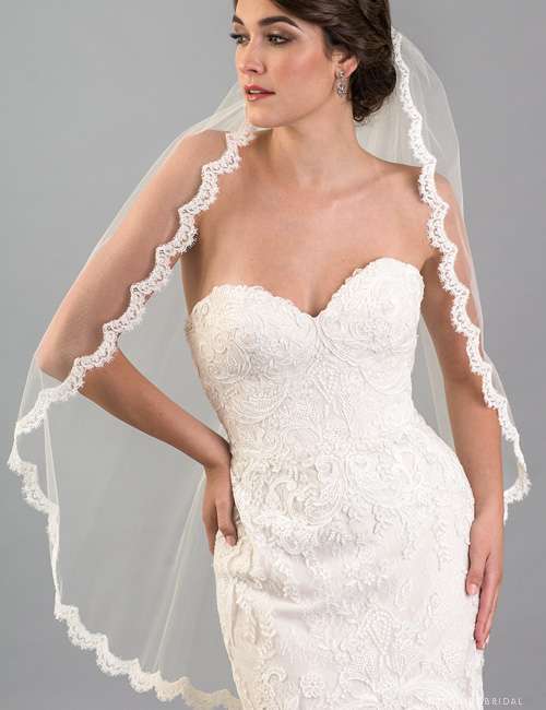 Velo da sposa in pizzo francese Bel Air Bridal