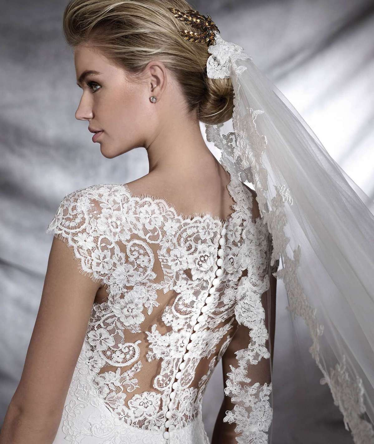 Velo da sposa in tulle con ricami in pizzo Pronovias