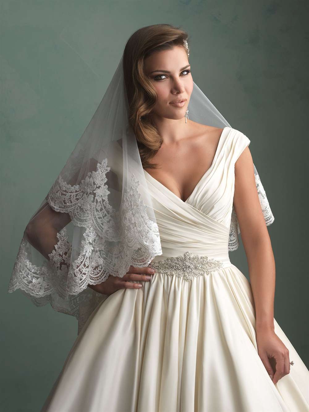 Velo in pizzo francese Allure Bridals
