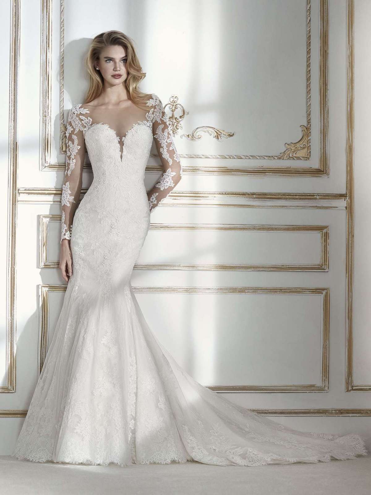 Abito con maniche in pizzo La Sposa