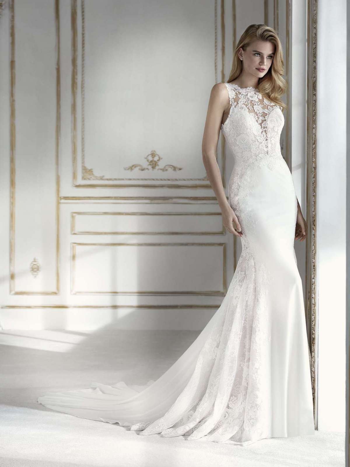 Abito in crepe e chantilly La Sposa