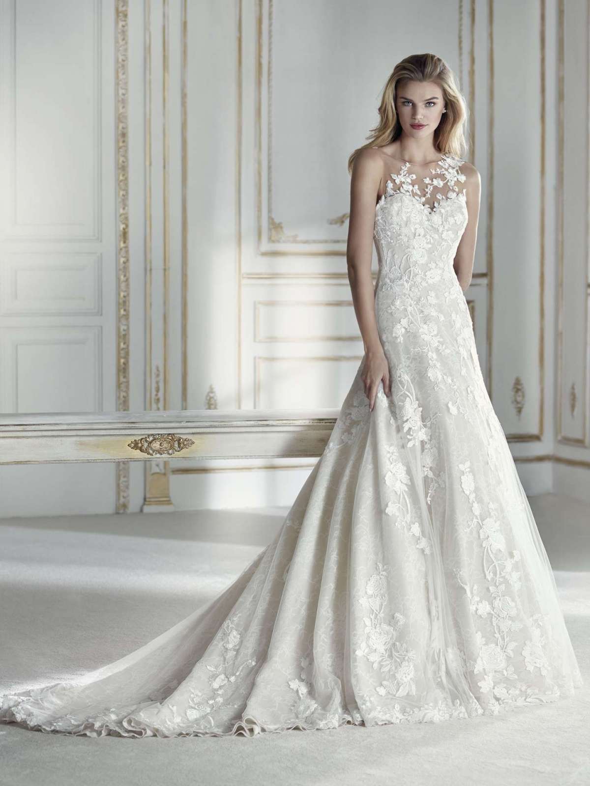 Abito in pizzo La Sposa