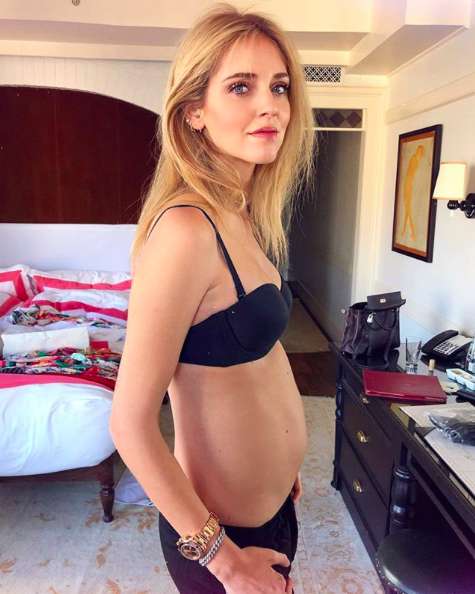 Chiara Ferragni di profilo