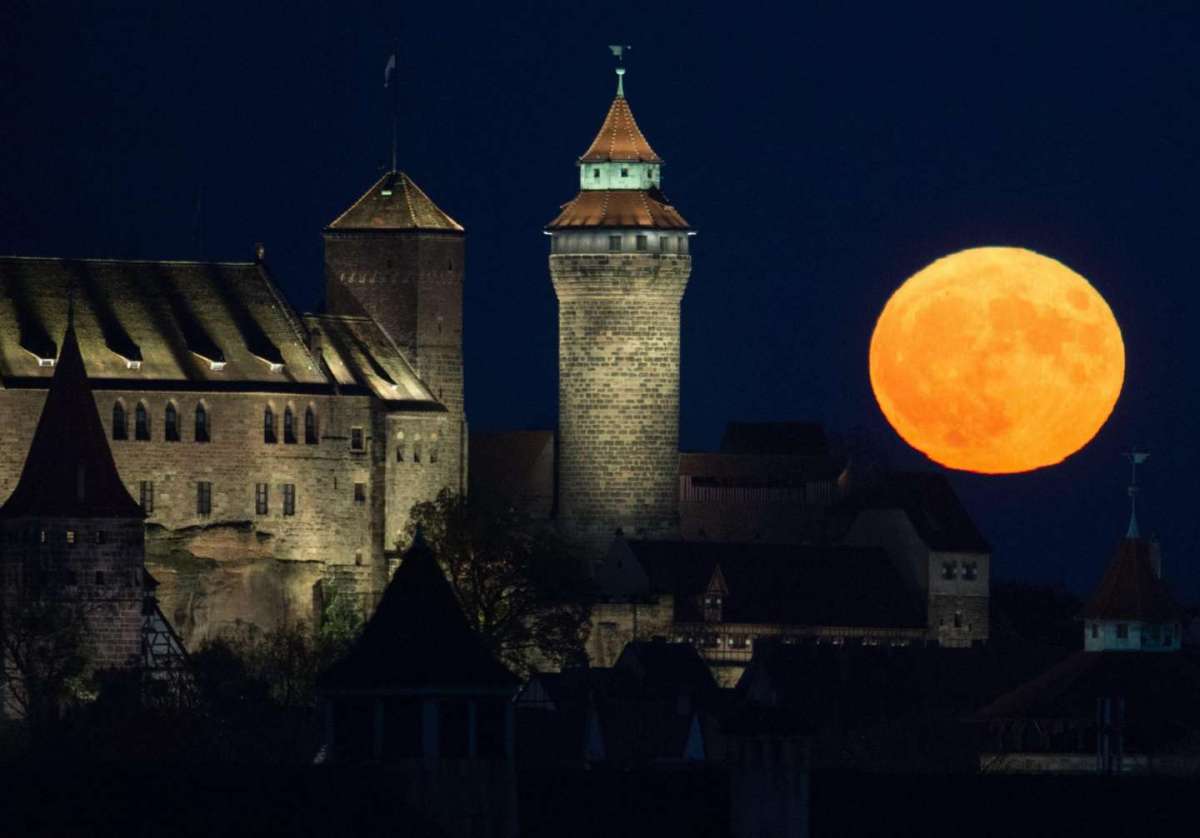 Luna piena, Nuremberg