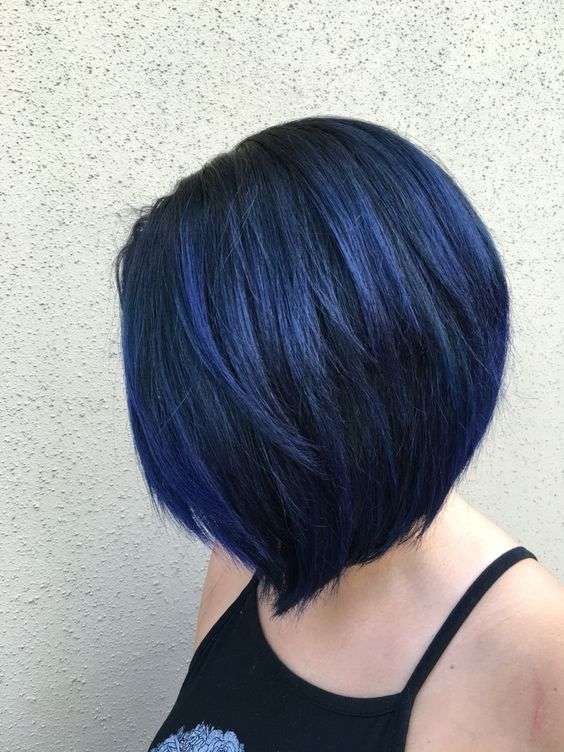 Shatush blu su capelli corti
