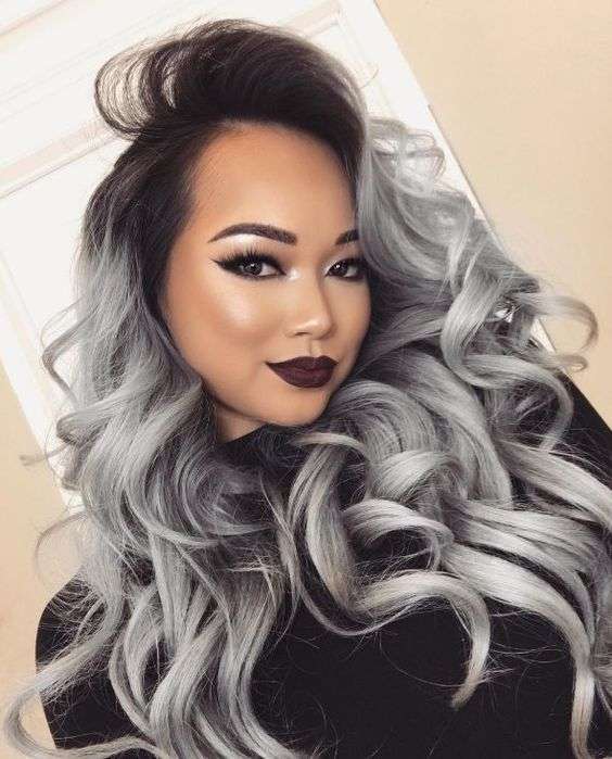 Shatush grigio chiaro su capelli neri