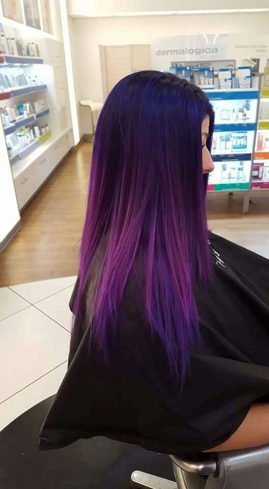 Shatush viola blu su capelli lisci neri