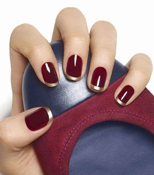 Unghie gel french rosso e oro