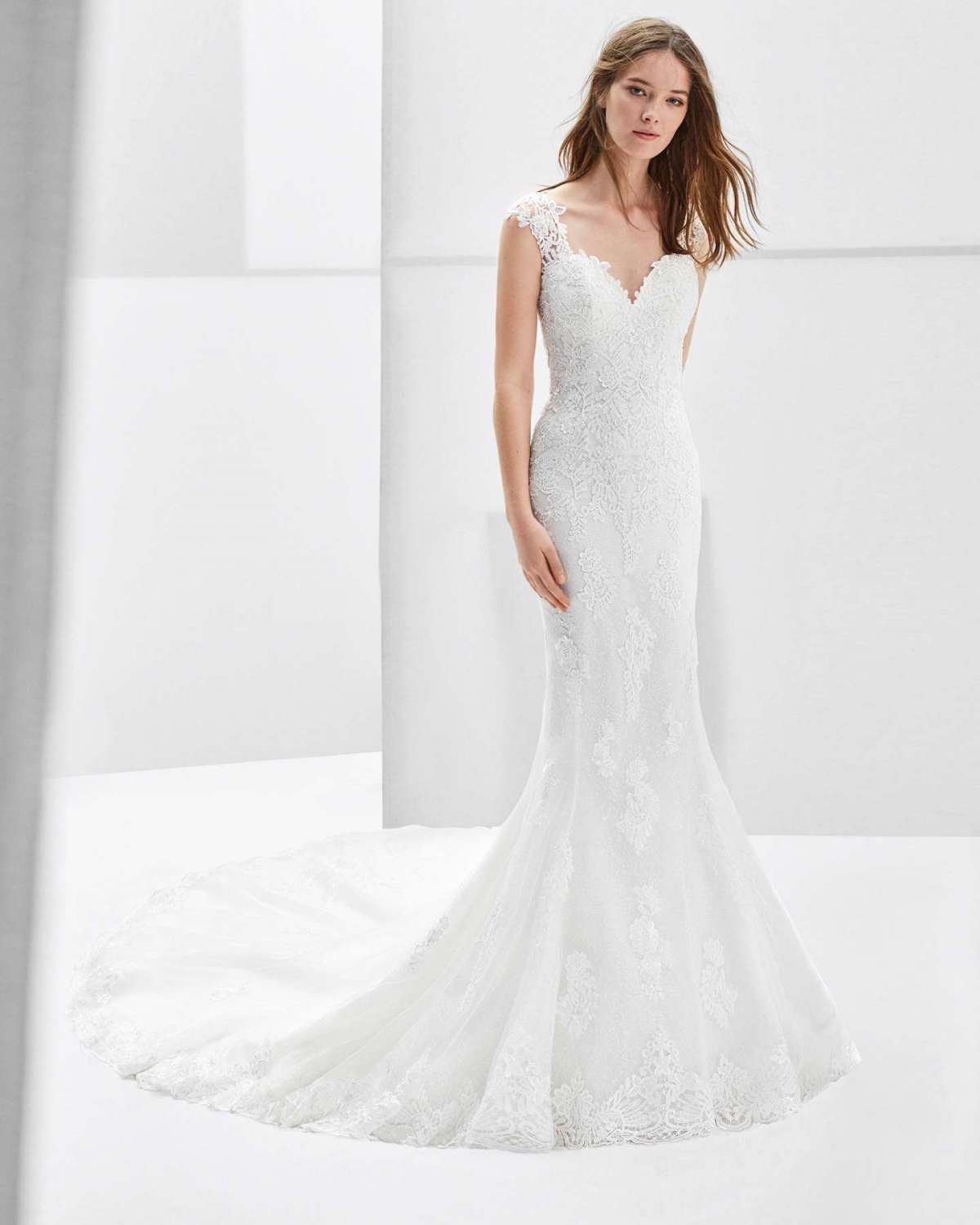 Vestito da sposa a sirena in pizzo Alma Novia