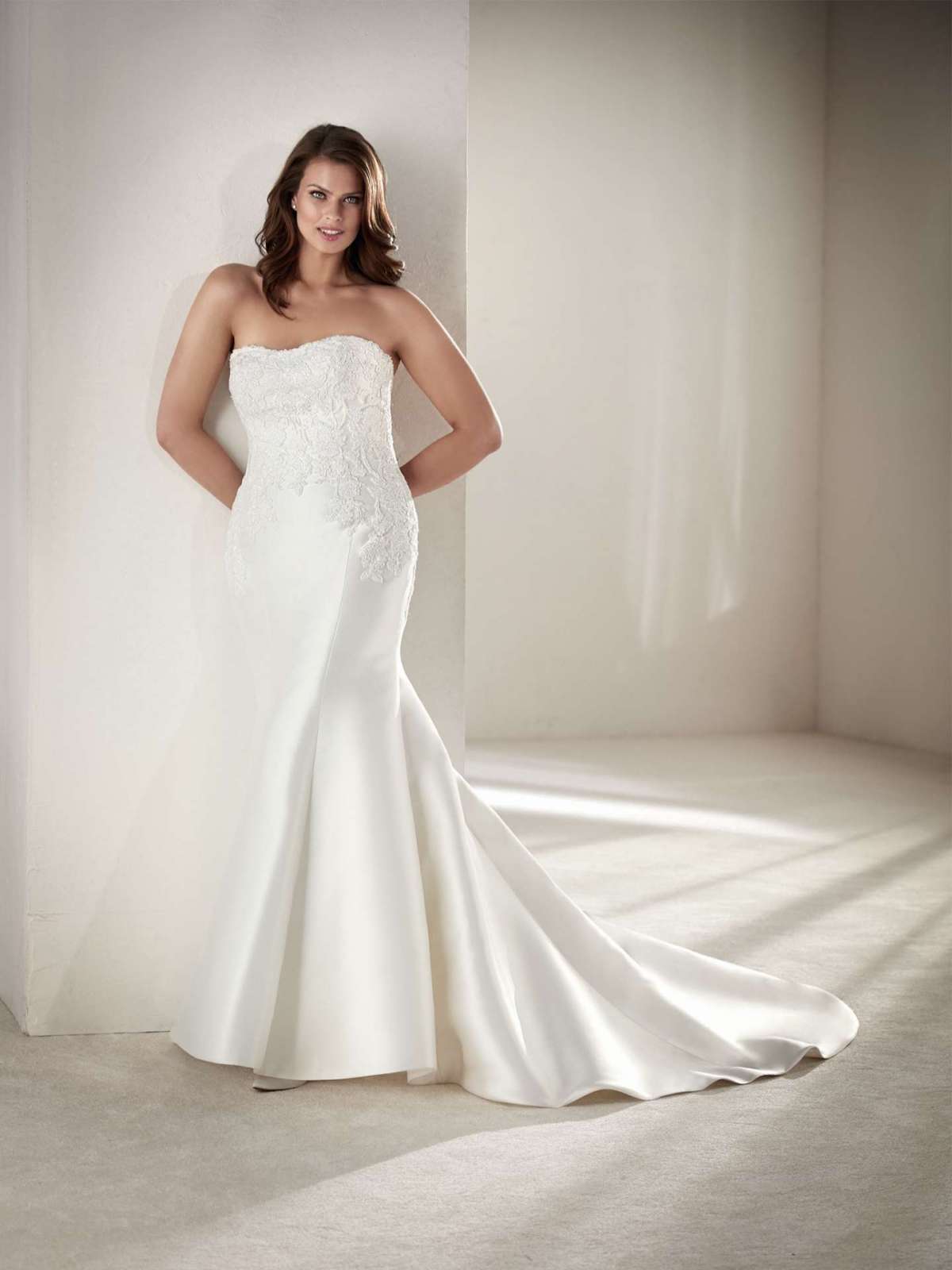 Pronovias taglie forti shop