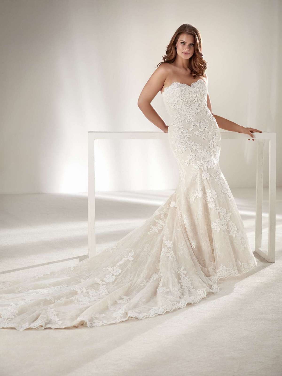 Pronovias taglie forti top