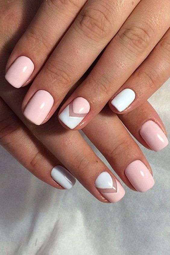 Unghie gel estive in bianco e rosa