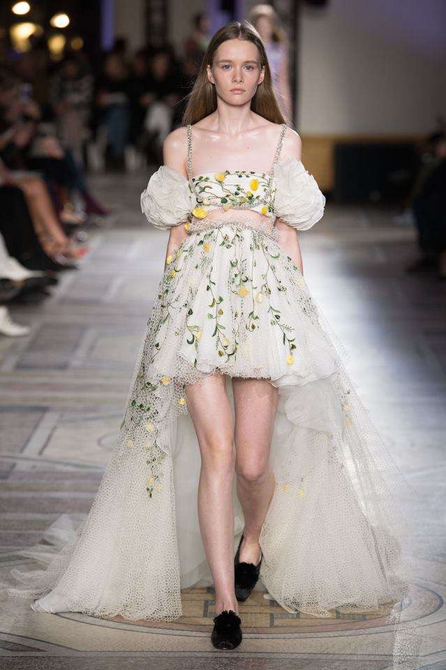 Abito da sposa asimmetrico Giambattista Valli