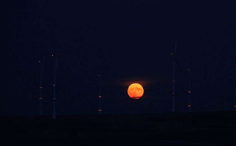 Blood moon: il fascino della Luna sanguigna