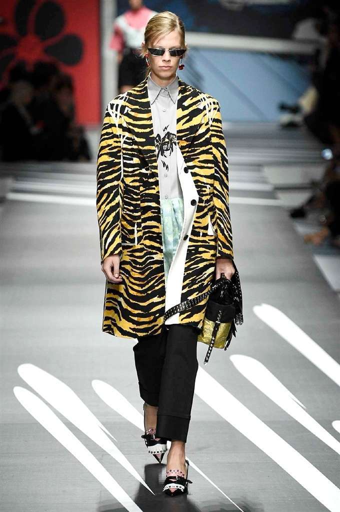 Cappotto con stampa animalier Prada