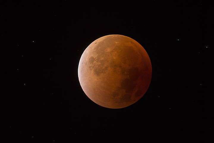 In Asia e Australia eclissi totale di Luna