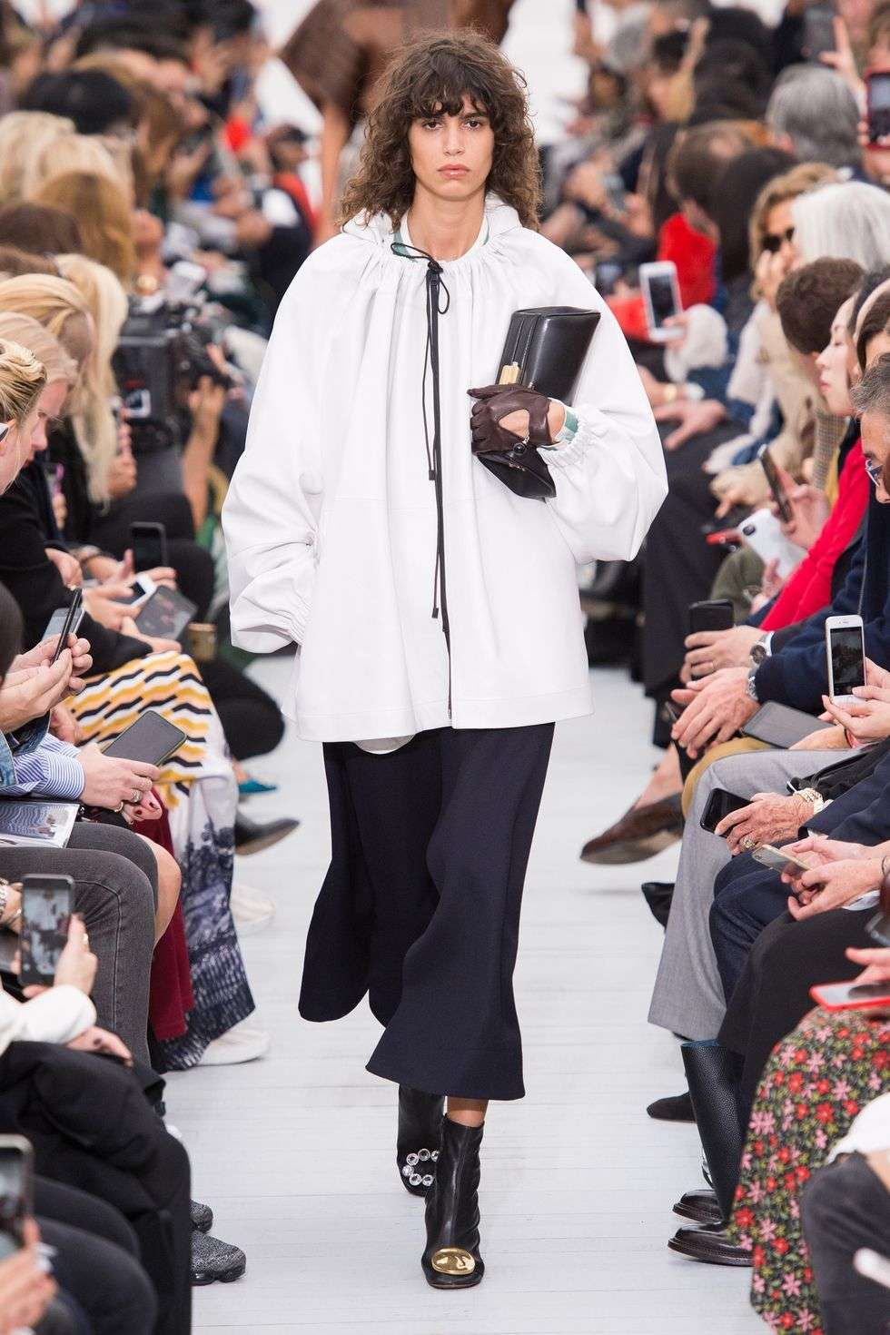 Look sporty chic Celine