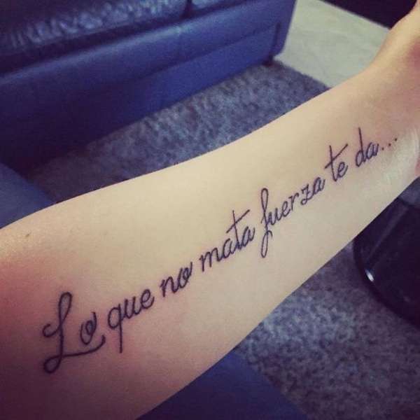 Tatuaggio in spagnolo frase Tiziano Ferro