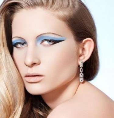 Trucco occhi azzurro